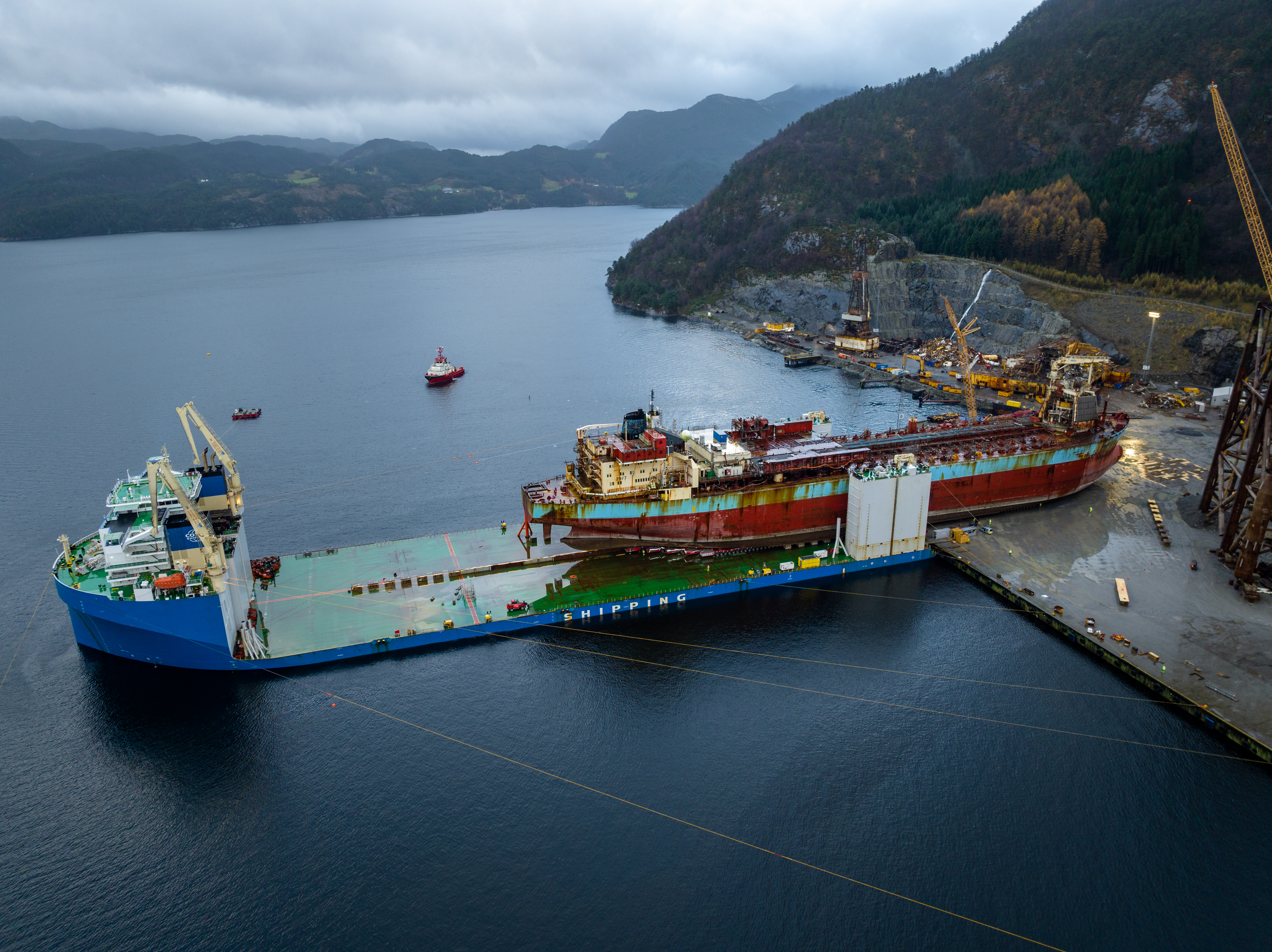 Ship arriving at decomission yard Nordic Circles JPG